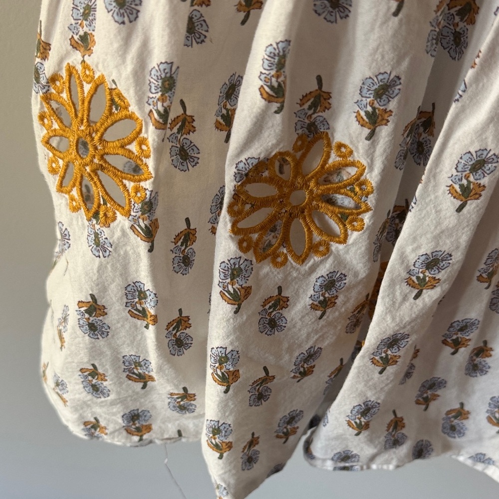 Solitaire White and Gold flowered Midi layered Skirt Size M - Picture 3 of 5